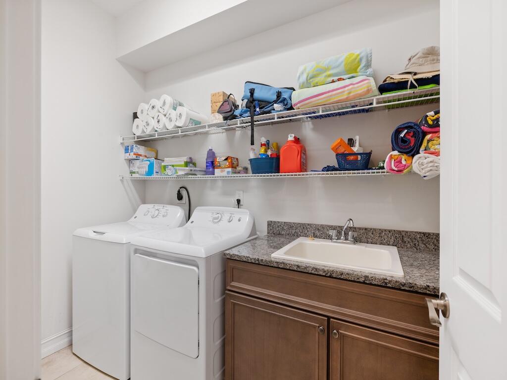 ST ANDREWS TOWNHOMES REPLAT NO 1 - Residential