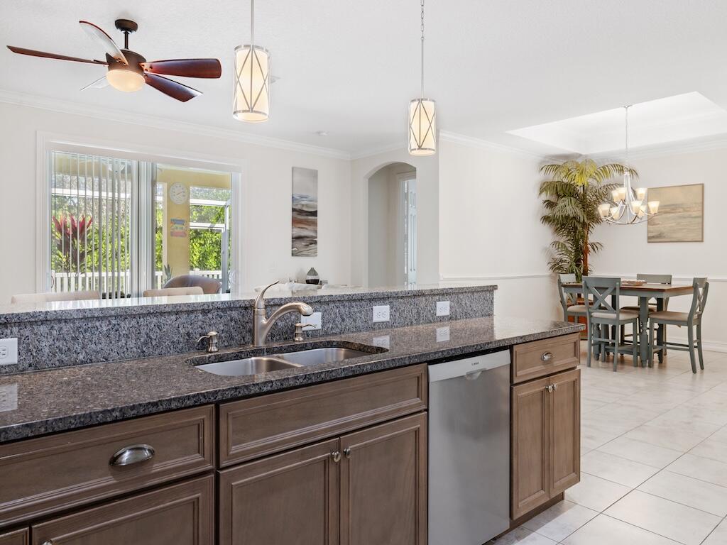 ST ANDREWS TOWNHOMES REPLAT NO 1 - Residential