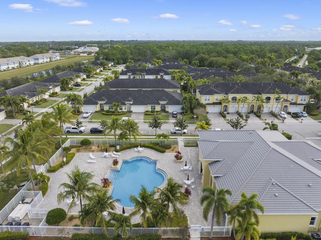 ST ANDREWS TOWNHOMES REPLAT NO 1 - Residential