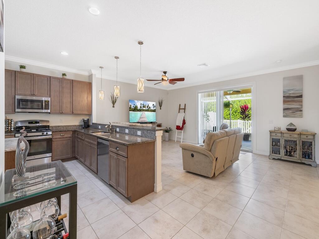 ST ANDREWS TOWNHOMES REPLAT NO 1 - Residential