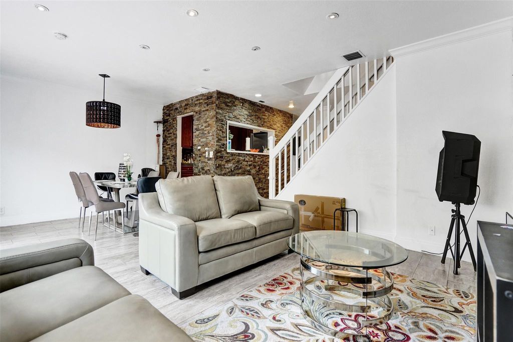 Photo of 8226 NW 8th Place #6, Fort Lauderdale, FL 33324 (MLS # F10555867)