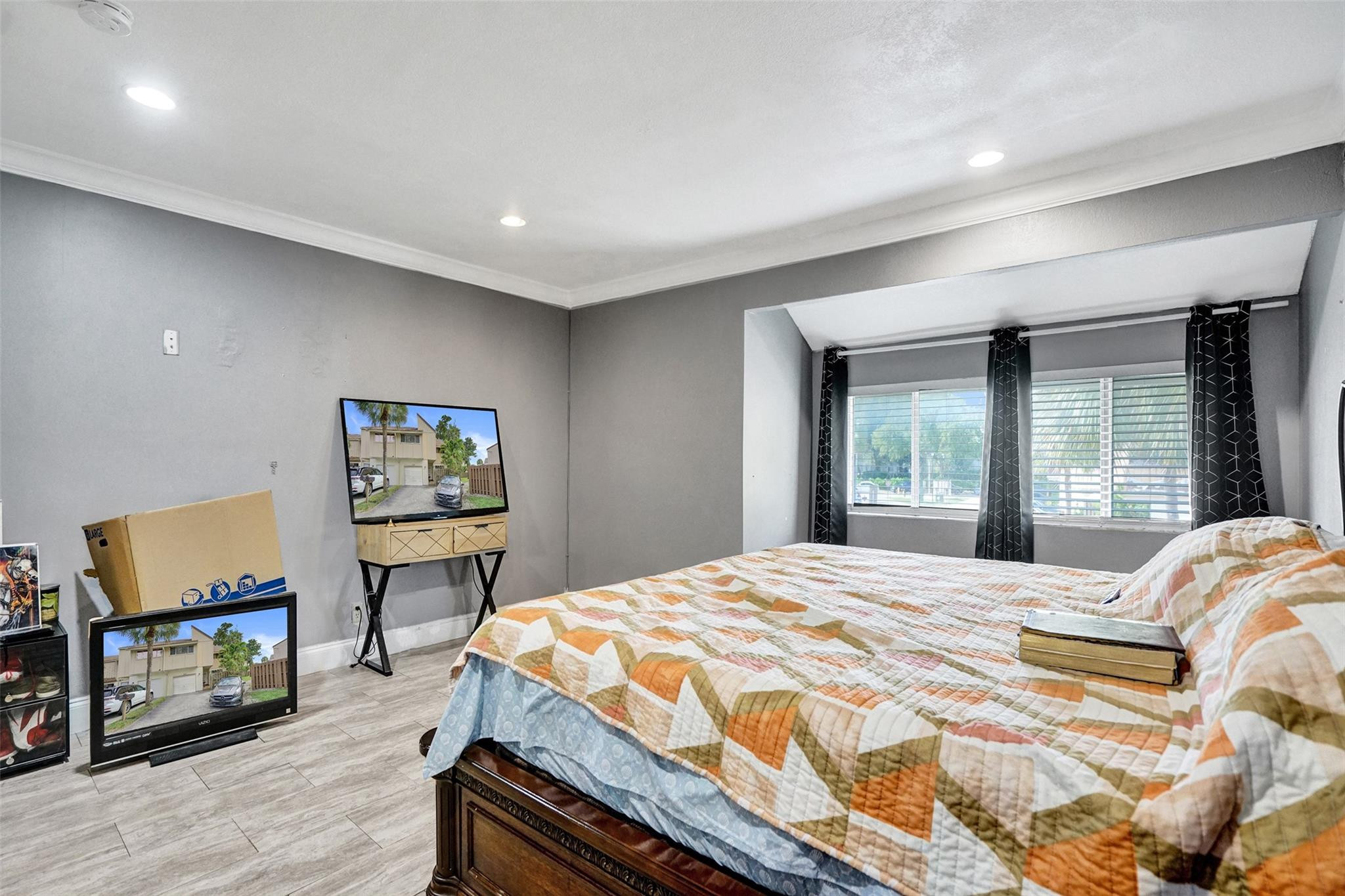 TOWNHOUSES AT JACARANDA - Residential Lease