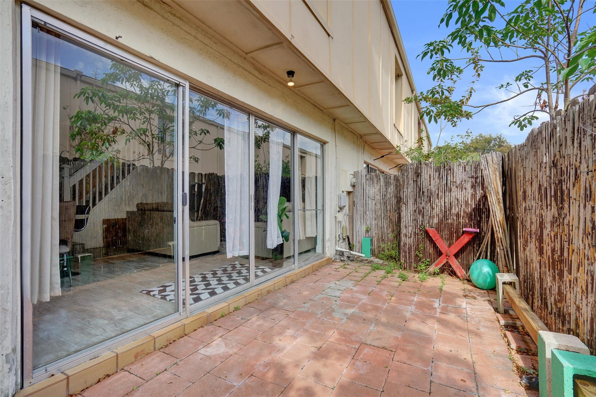 TOWNHOUSES AT JACARANDA - Residential Lease