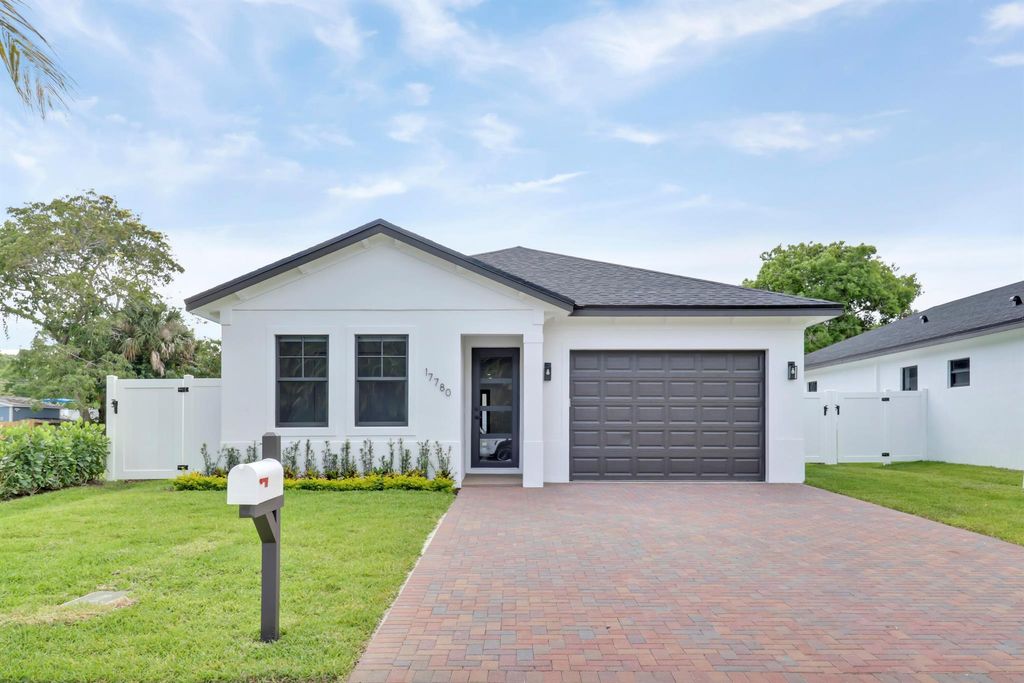 Photo of 17780 Thelma Avenue, Jupiter, FL 33458 (MLS # R11084997)