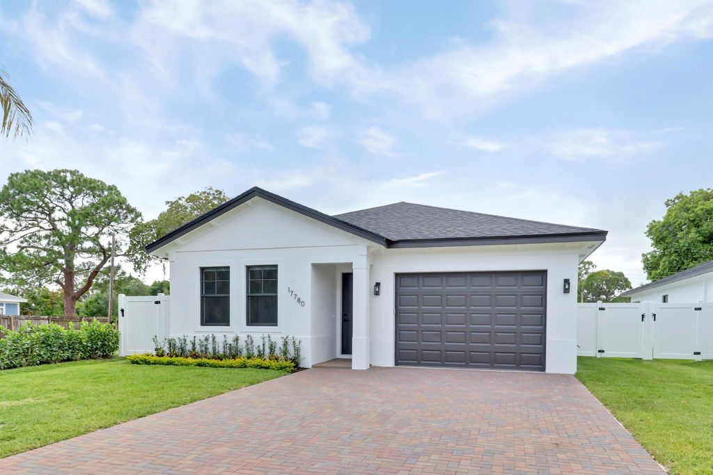 Photo of 17780 Thelma Avenue, Jupiter, FL 33458 (MLS # R11084997)