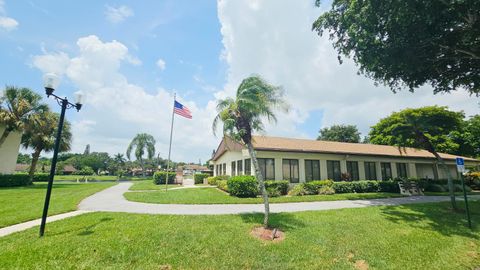 Tiny photo for 4807 SABLE PINE Circle #B1, West Palm Beach, FL 33417 (MLS # B26054448)