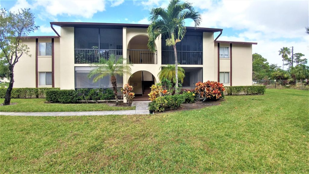 Photo of 4807 SABLE PINE Circle #B1, West Palm Beach, FL 33417 (MLS # B26054448)