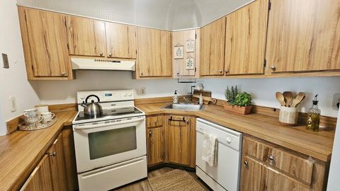 Tiny photo for 4807 SABLE PINE Circle #B1, West Palm Beach, FL 33417 (MLS # B26054448)