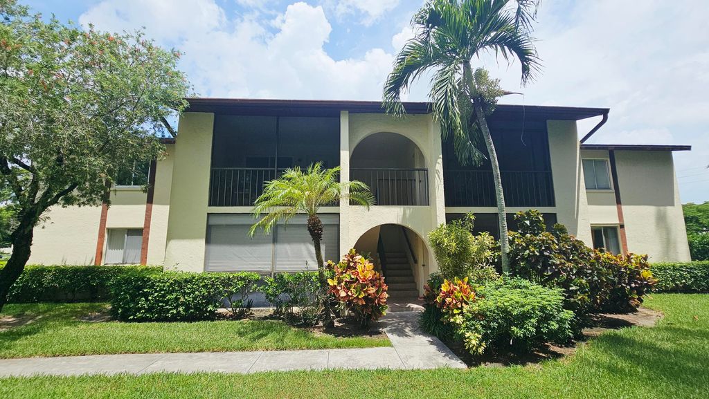 Photo of 4807 SABLE PINE Circle #B1, West Palm Beach, FL 33417 (MLS # B26054448)