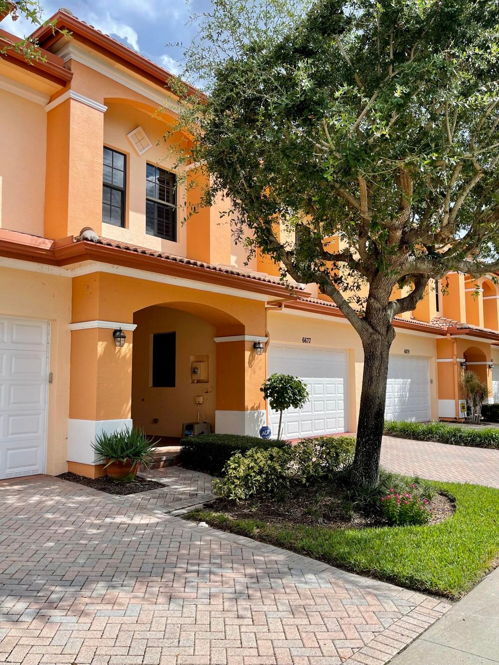 Photo of 6677 SE Woodmill Pond Lane, Stuart, FL 34997 (MLS # R10924148)