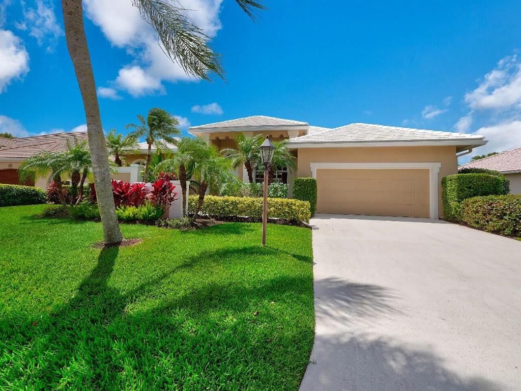 Photo of 23 Windward Isle Isle, Palm Beach Gardens, FL 33418 (MLS # R10703718)