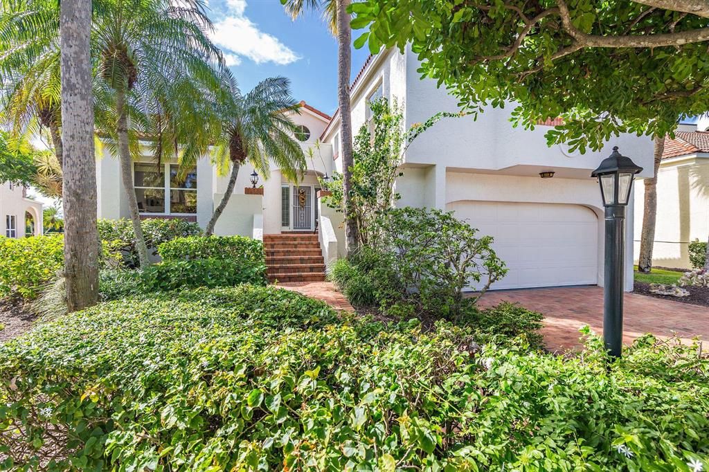 Photo of 16625 Narrows Drive, Jupiter, FL 33477 (MLS # R10854163)