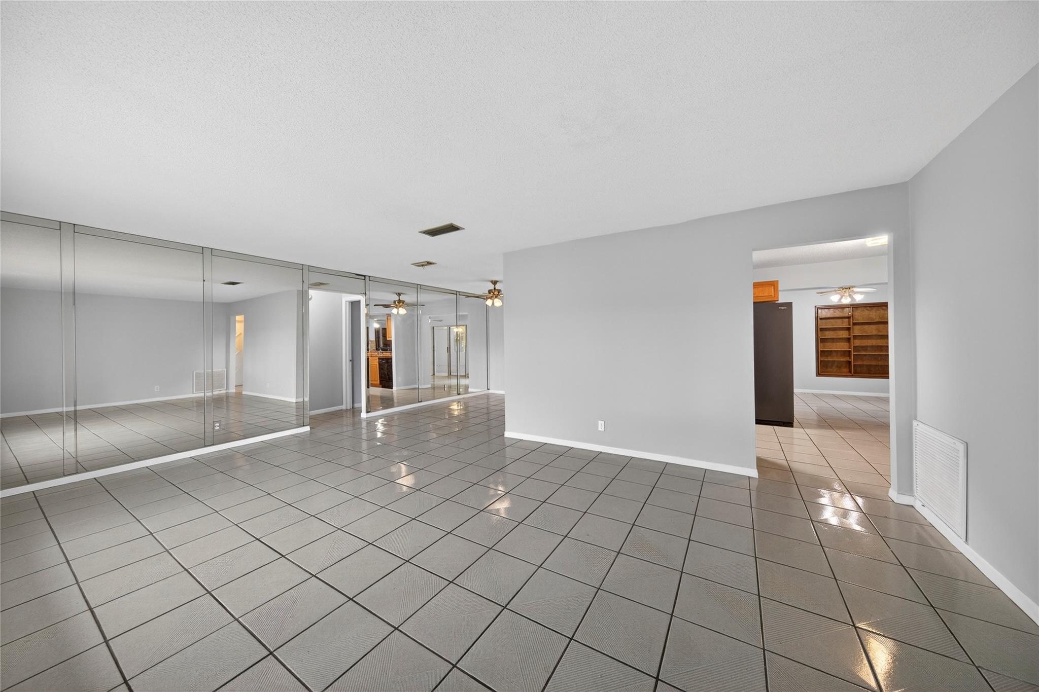 Paradise Gardens Sec 3 72 - Residential