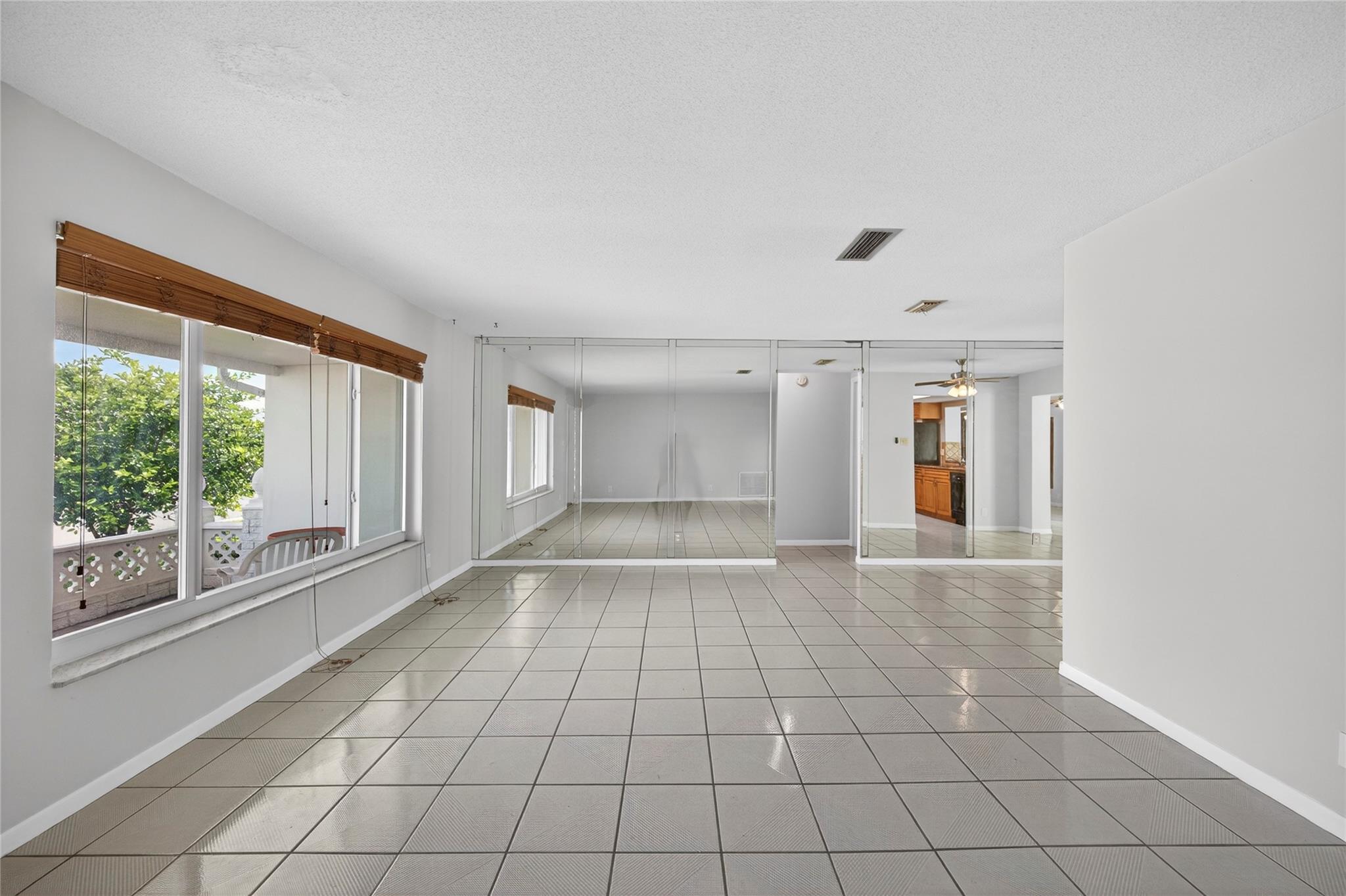 Paradise Gardens Sec 3 72 - Residential