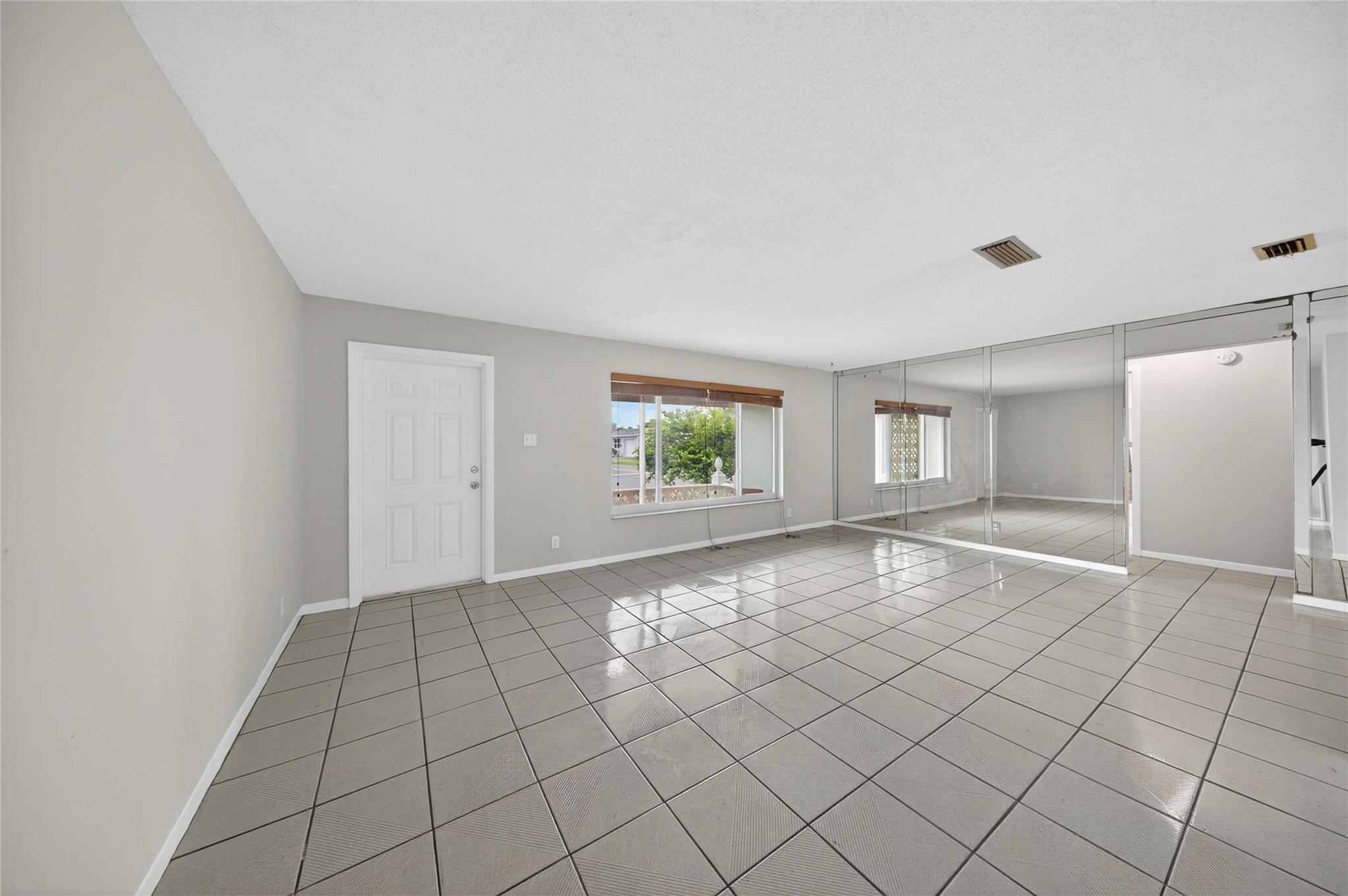 Paradise Gardens Sec 3 72 - Residential