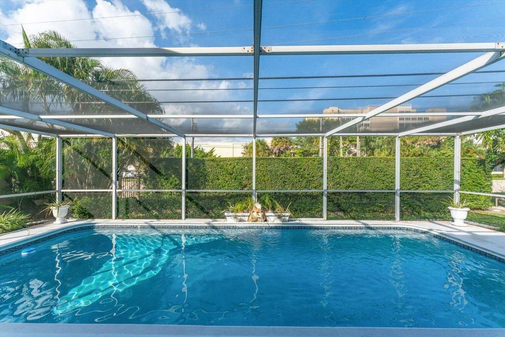 Photo of 829 NW 7th Street, Boca Raton, FL 33486 (MLS # R11097310)