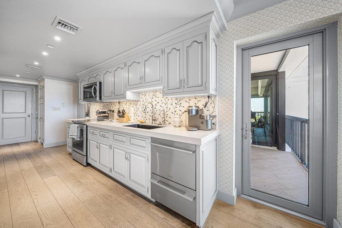 WATERVIEW TOWERS CONDO - Residential