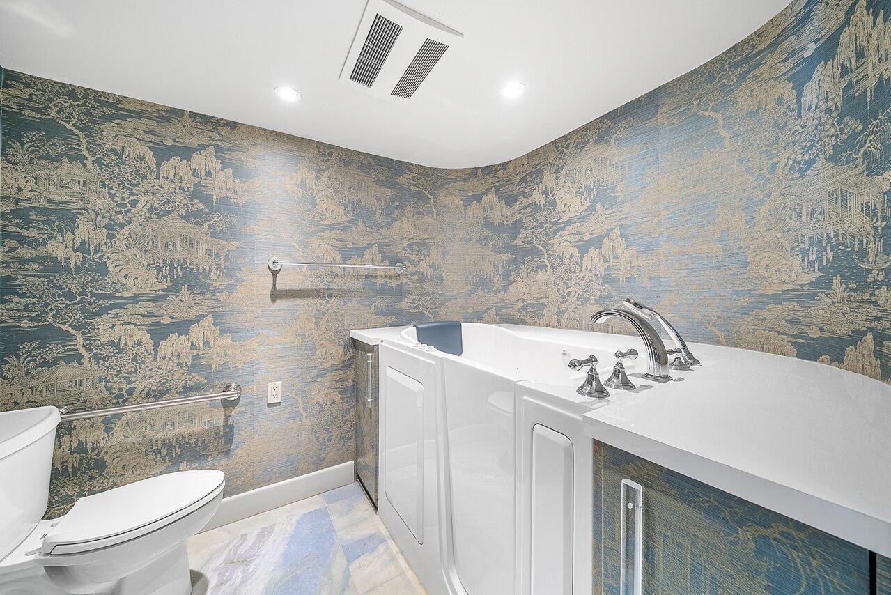 WATERVIEW TOWERS CONDO - Residential