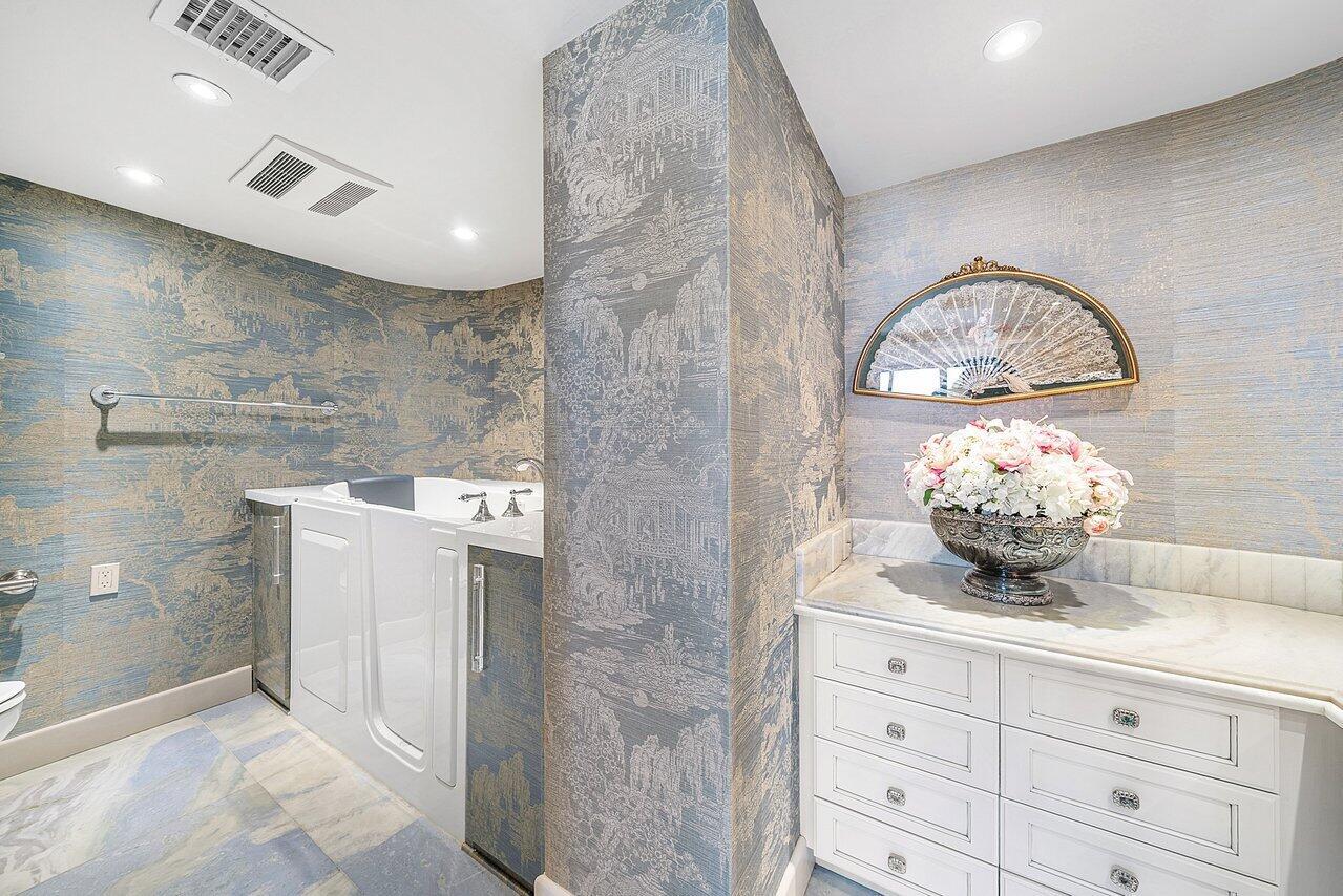 WATERVIEW TOWERS CONDO - Residential