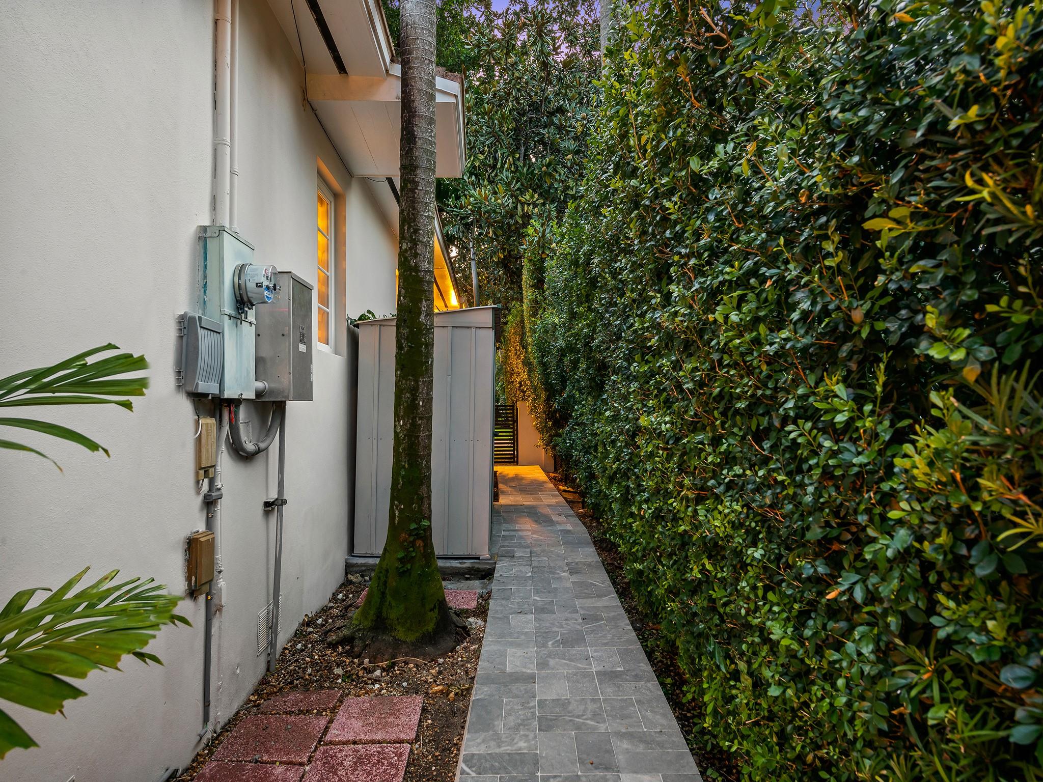 CORAL GABLES GRANADA SEC - Residential