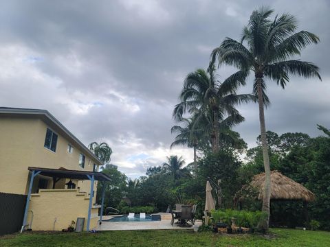 A home in Loxahatchee