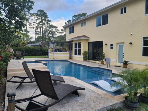 A home in Loxahatchee