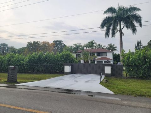 A home in Loxahatchee