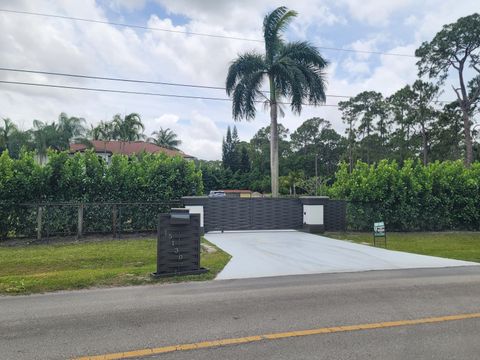 A home in Loxahatchee