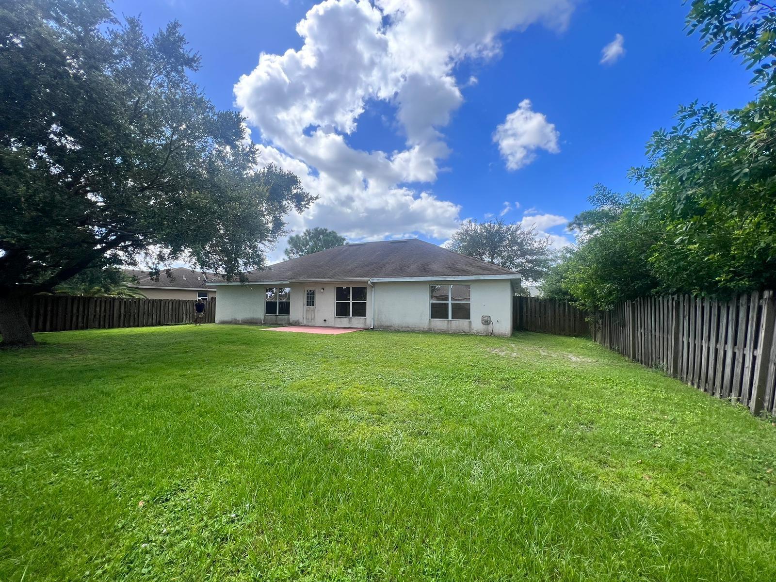 PORT ST LUCIE SECTION 33 - Residential Lease