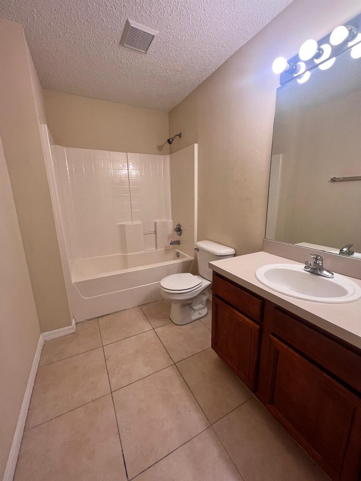 PORT ST LUCIE SECTION 33 - Residential Lease