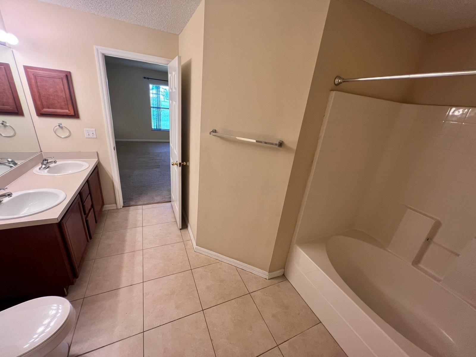 PORT ST LUCIE SECTION 33 - Residential Lease