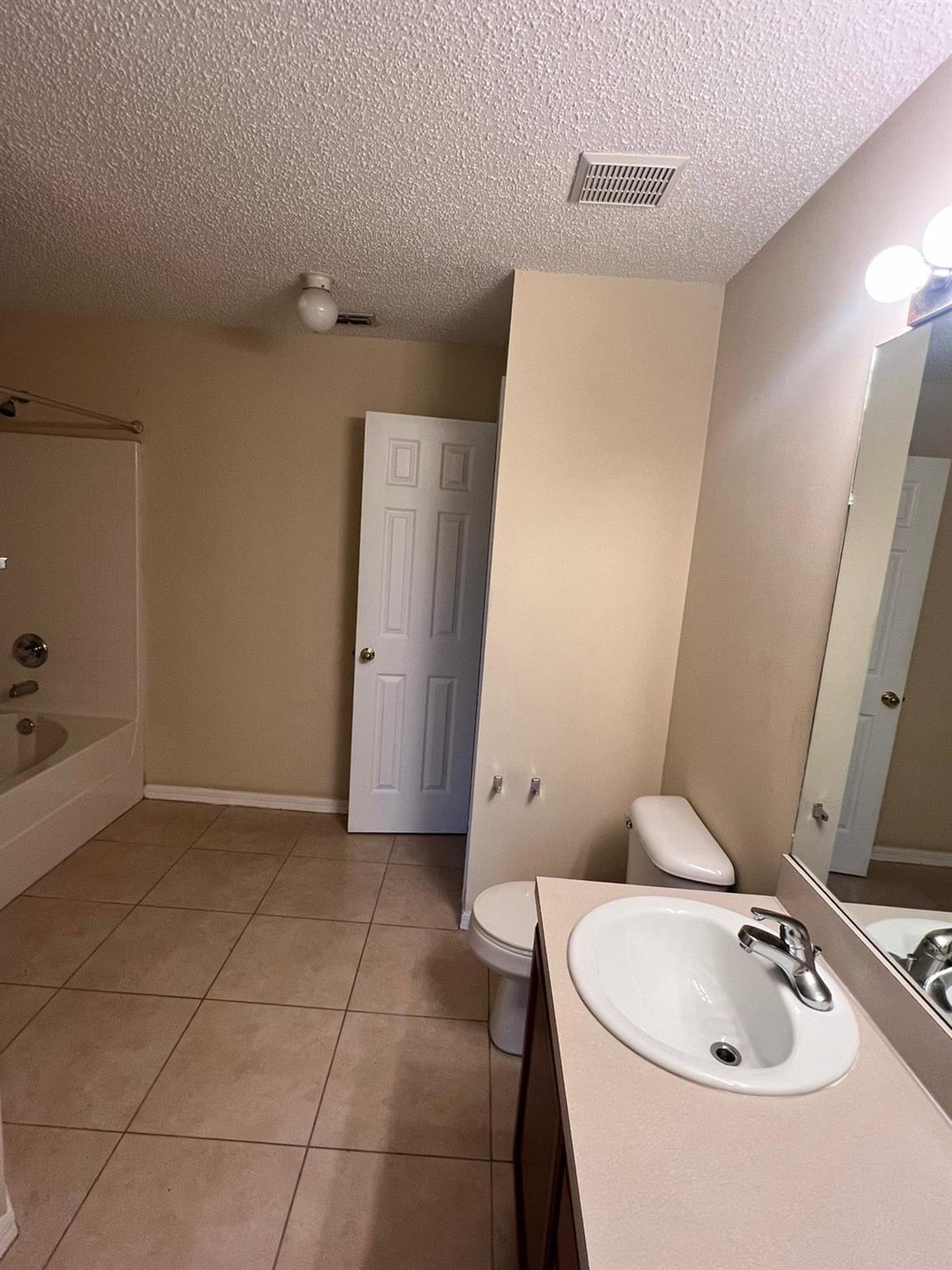 PORT ST LUCIE SECTION 33 - Residential Lease