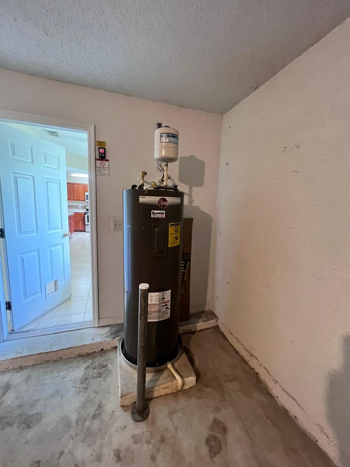 PORT ST LUCIE SECTION 33 - Residential Lease