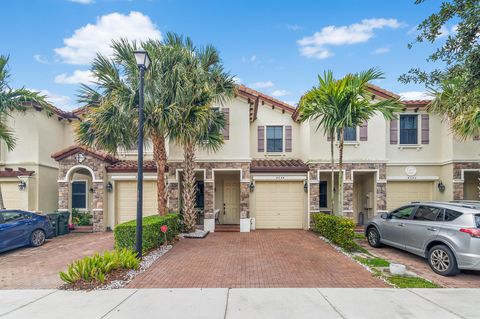 Townhouse in Coconut Creek FL 4044 Devenshire Court Ct.jpg