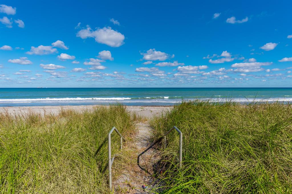 JUPITER ISLAND - Land