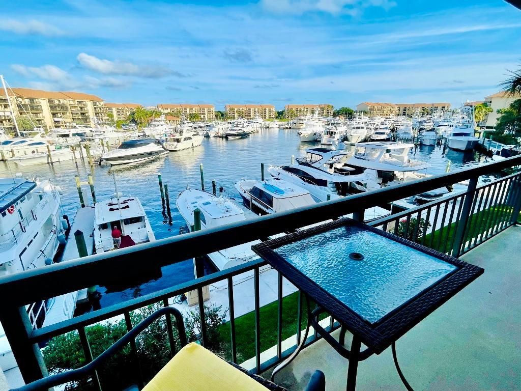 Photo of 2601 Marina Isle Way #304, Jupiter, FL 33477 (MLS # R10969511)