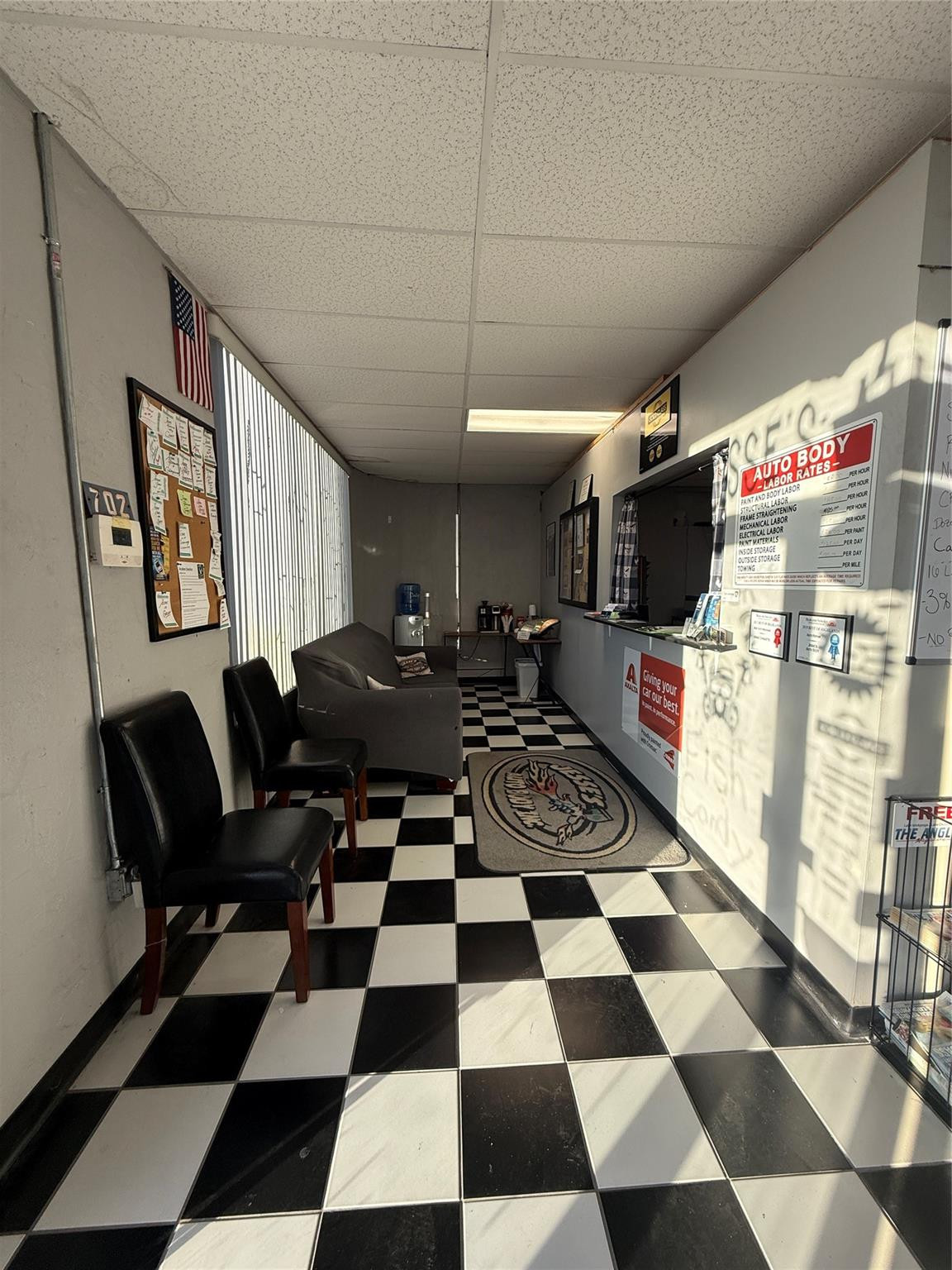 702 N Ridgewood Drive