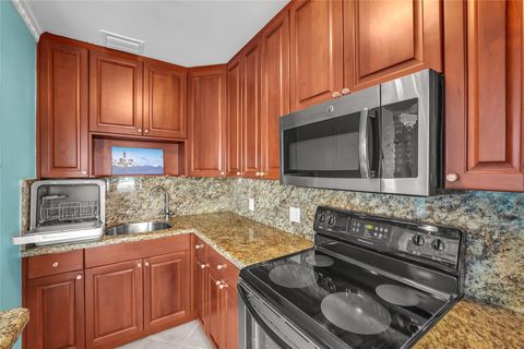 Tiny photo for 1187 Hillsboro Mile #9e, Hillsboro Beach, FL 33062 (MLS # F10554033)