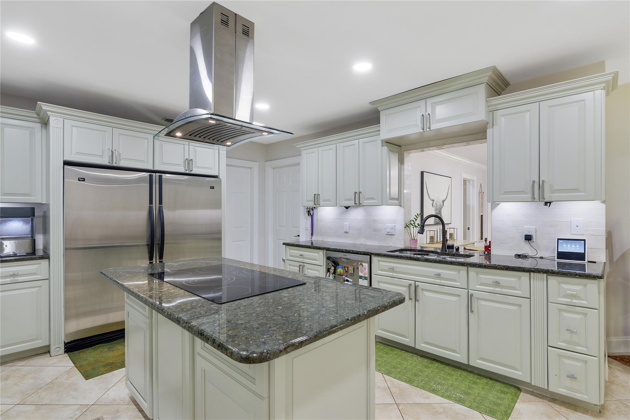 Vero Beach, Florida 32968, United States, 5 Bedrooms Bedrooms, ,3 BathroomsBathrooms,Residential,Pending,209677