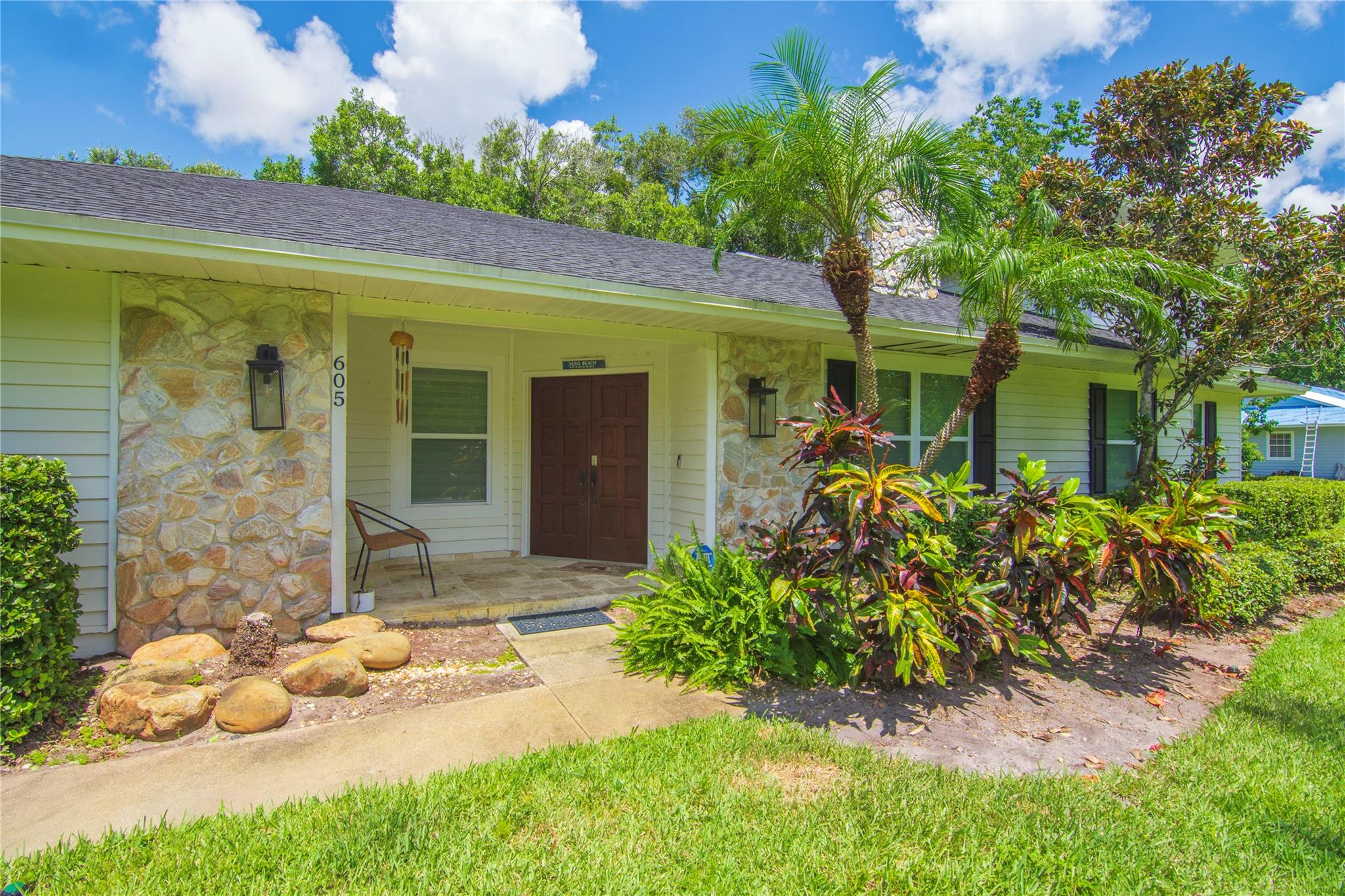 Vero Beach, Florida 32968, United States, 5 Bedrooms Bedrooms, ,3 BathroomsBathrooms,Residential,Pending,209677