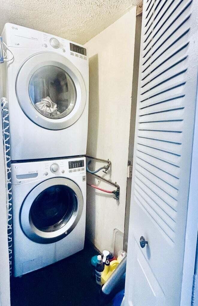 CANONGATE CONDOMINIUM - Residential