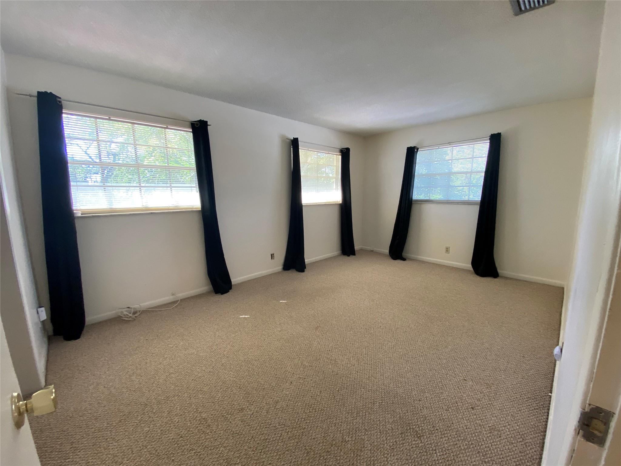 CROISSANT PARK - Residential Lease