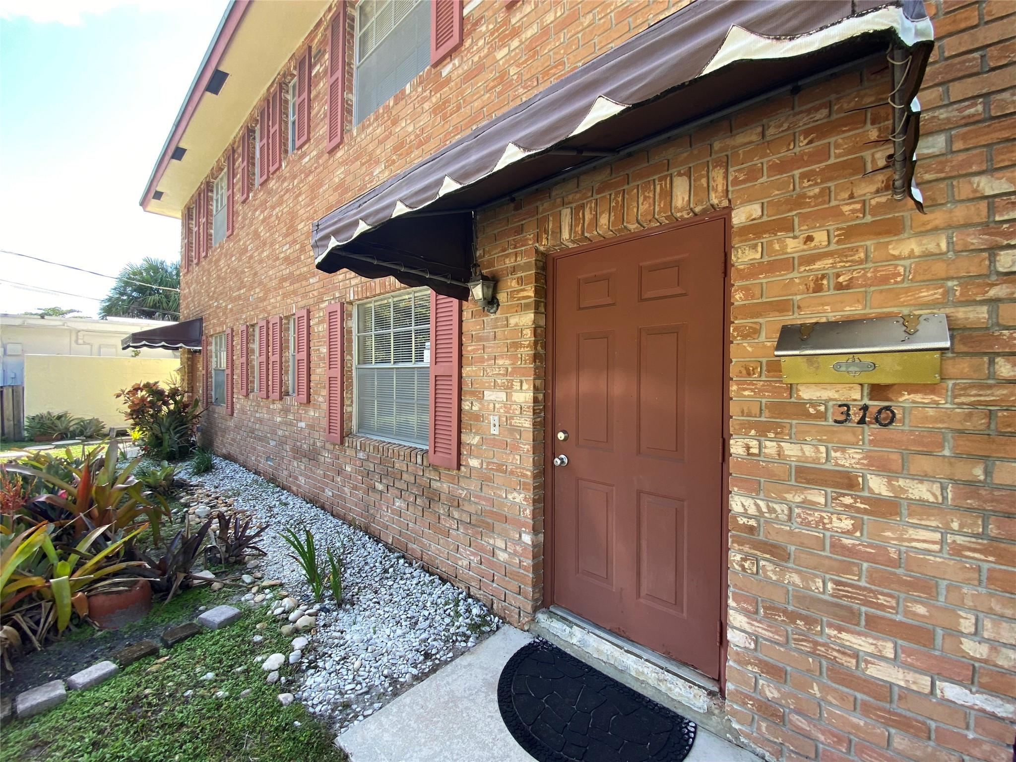 CROISSANT PARK - Residential Lease