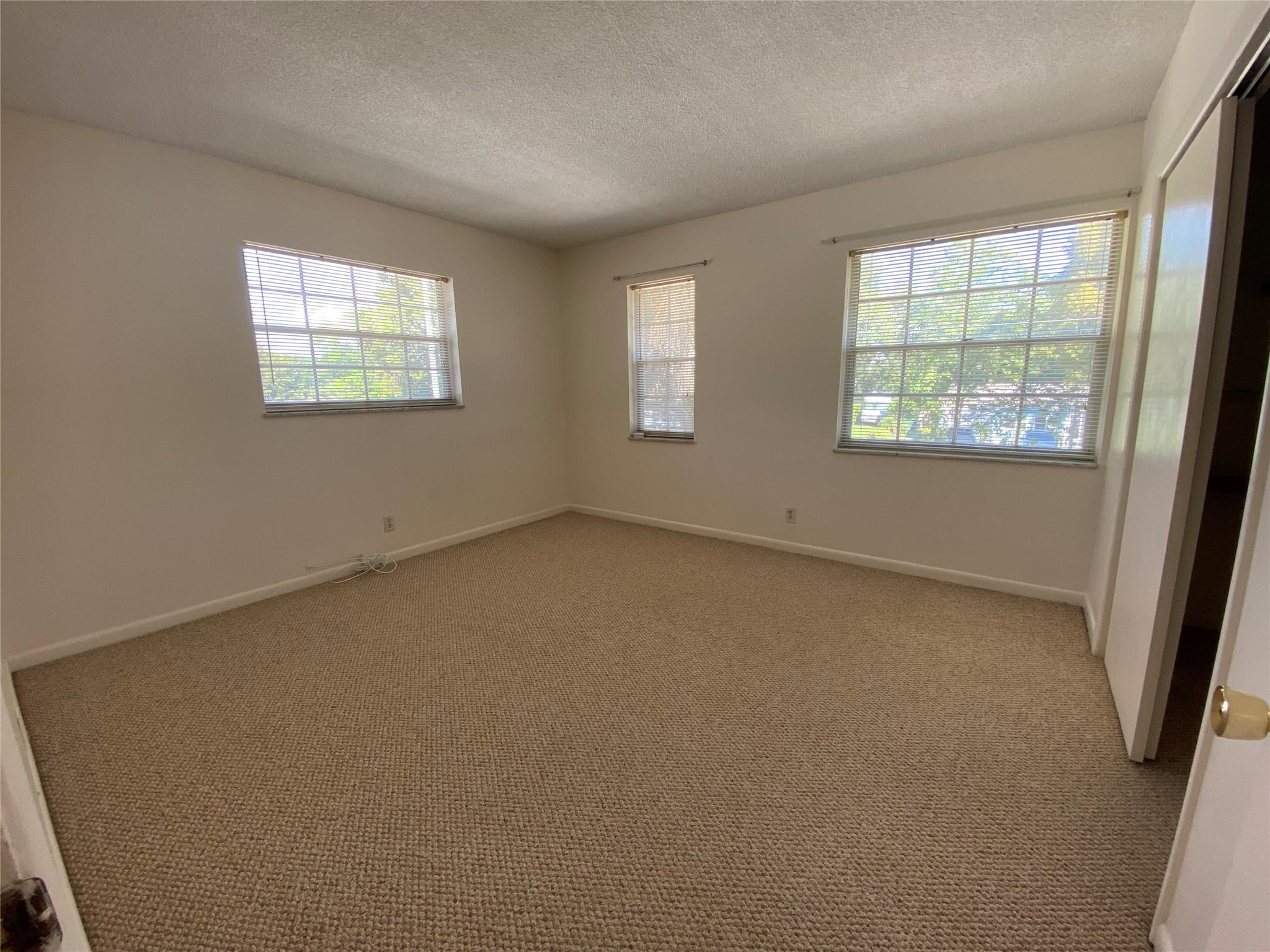 CROISSANT PARK - Residential Lease