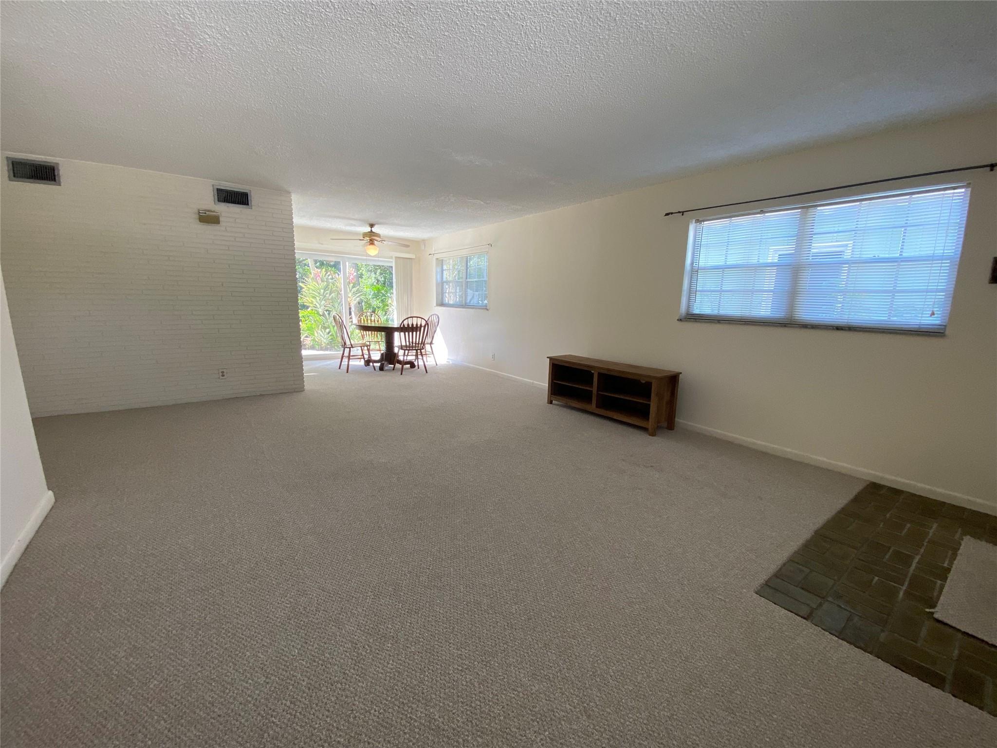 CROISSANT PARK - Residential Lease
