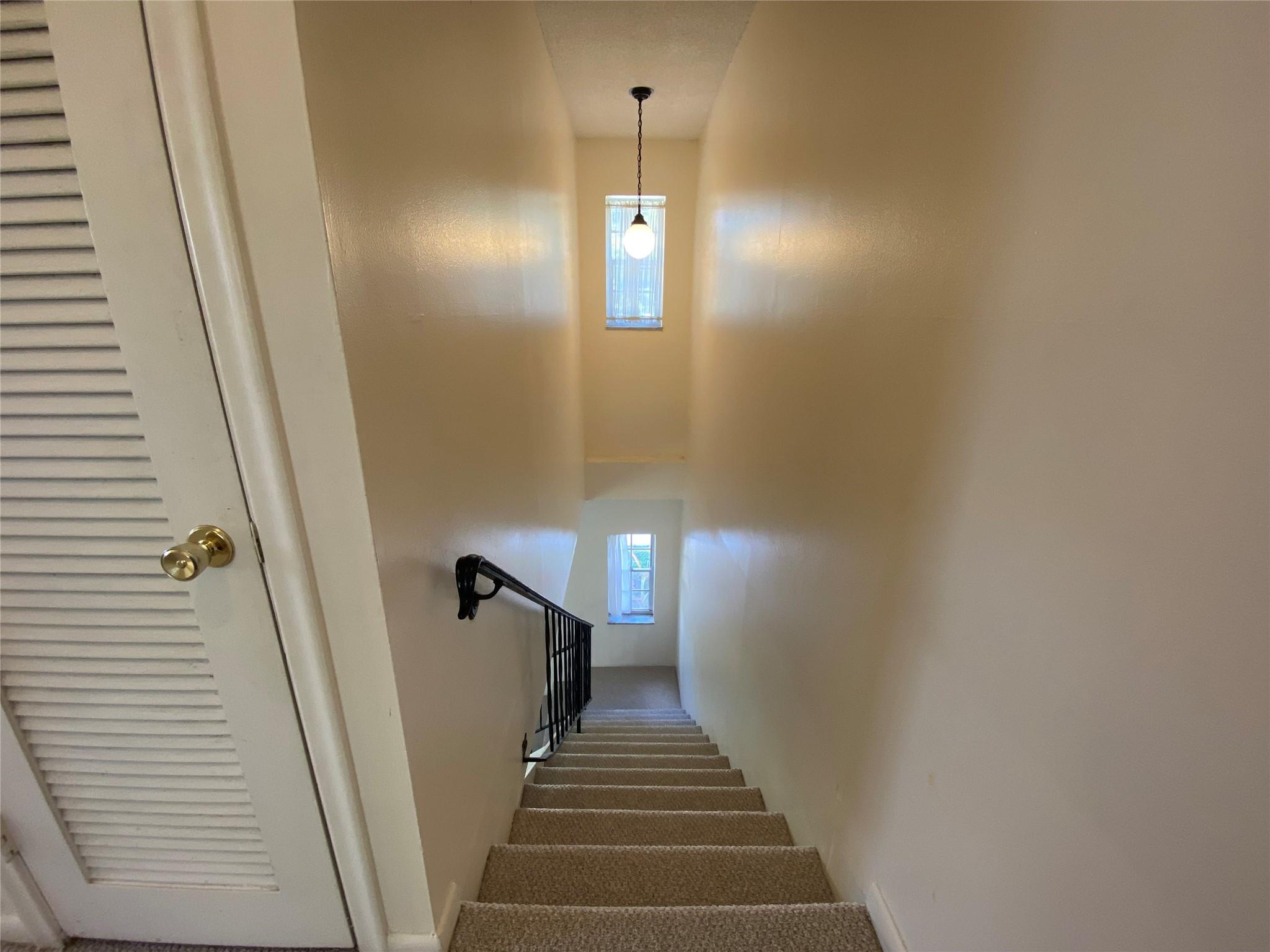 CROISSANT PARK - Residential Lease