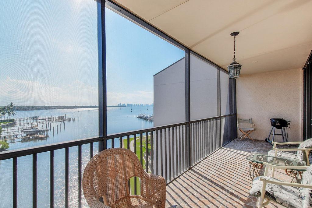 TWELVE OAKS - Residential Lease