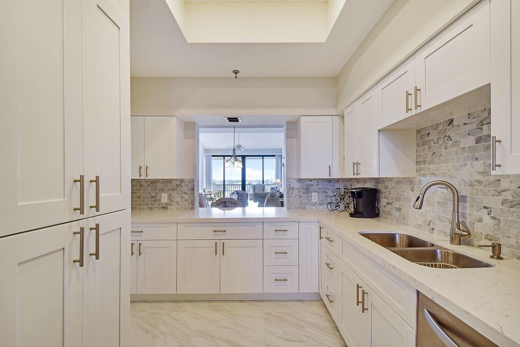 TWELVE OAKS - Residential Lease