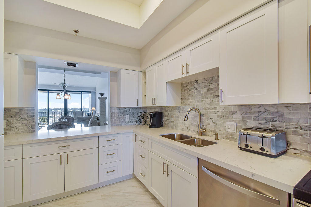 TWELVE OAKS - Residential Lease