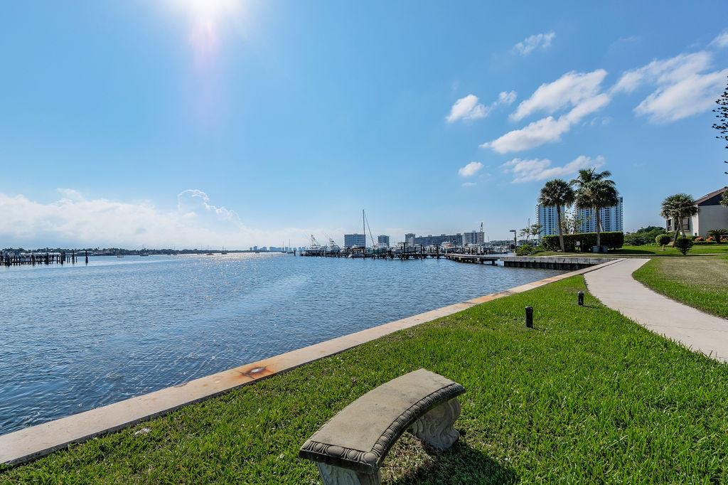 TWELVE OAKS - Residential Lease